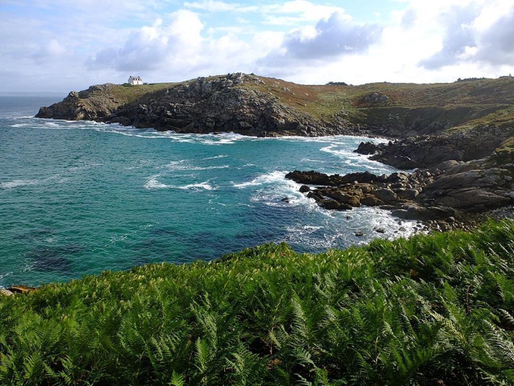Au calme à 10mn des baies de Douarnenez et Audierne avec cuisine à disposition Mahalon Exterior foto